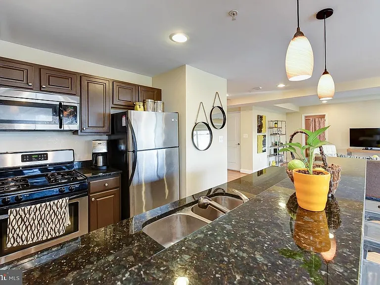 804 Taylor St NW #203 — Photo 8