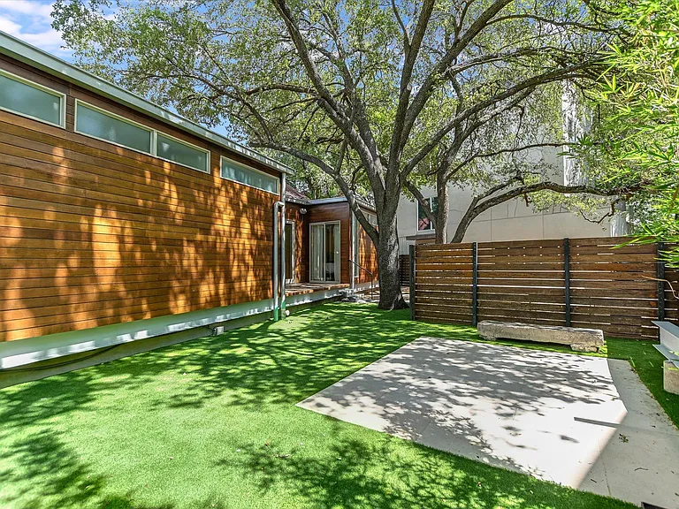 2109 Nickerson St — Photo 19