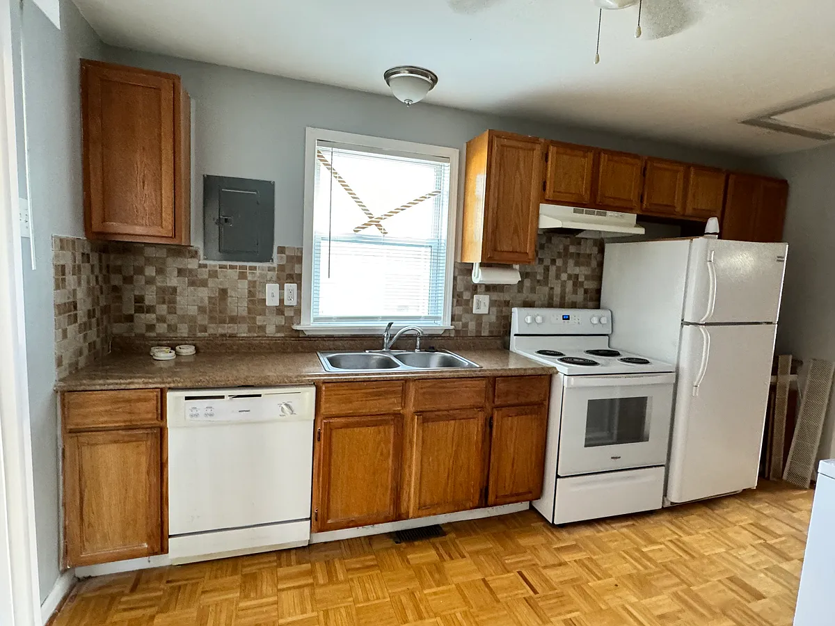 Building Photo - 6639 Mortenview Dr