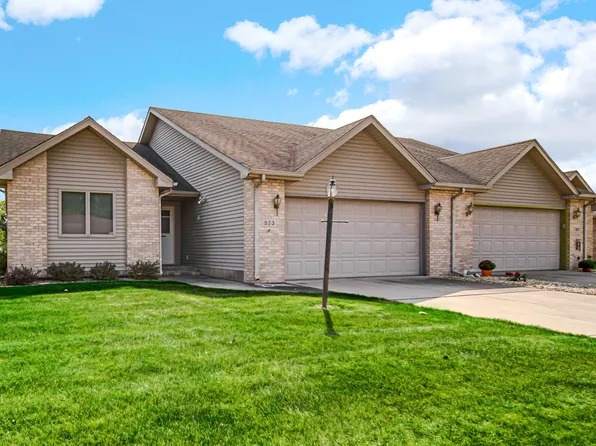 523 Hidden Oak Dr, Hobart, IN 46342