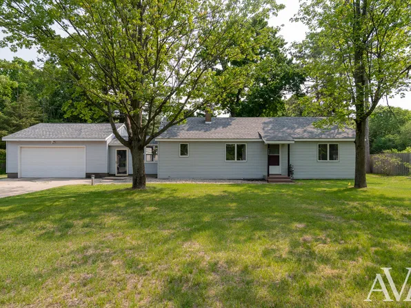 7936 Whitehall Rd, Whitehall, MI 49461