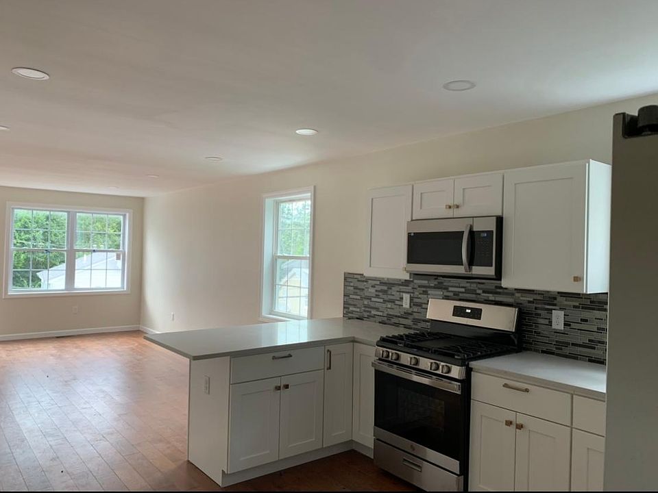 1st image of 699 Manton Ave #1
