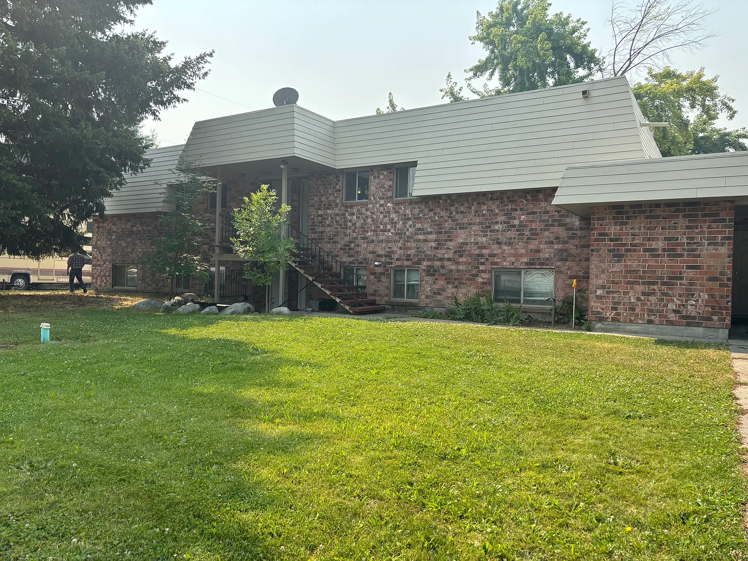 2 bed, 923 sqft, $1,300 — Photo 1