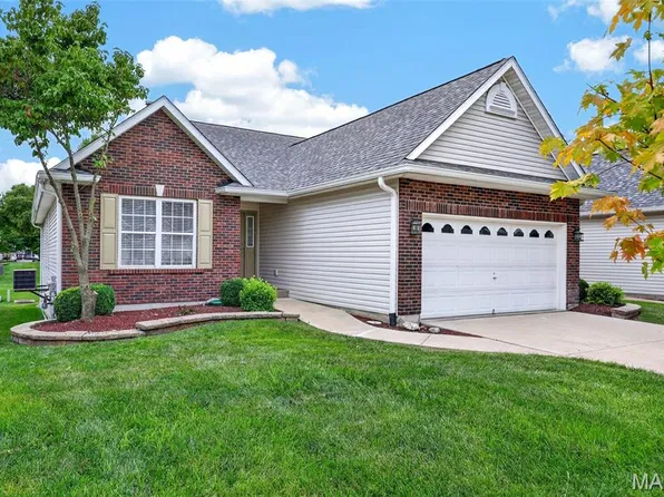 202 Park Ridge Dr #64a, O'Fallon, MO 63366