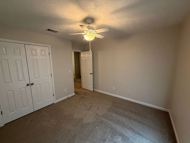 8115 Valley Oak Dr — Photo 17