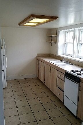 3rd image of 11 5th Ave W Unit C