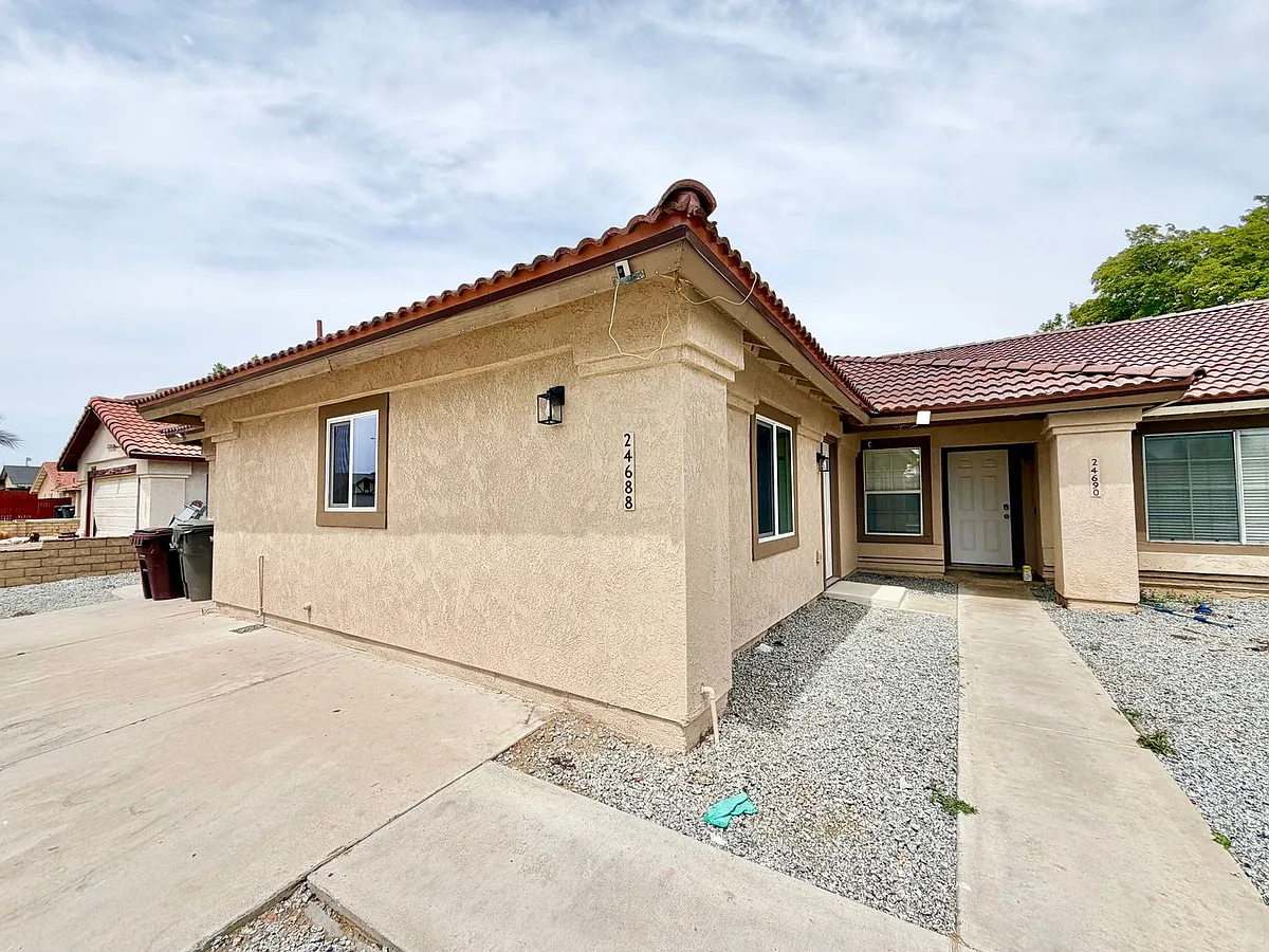 Building Photo - 24688 Rugby Ln