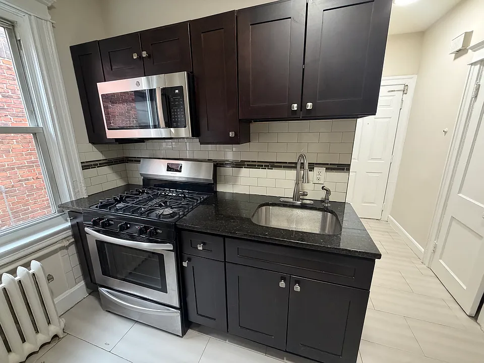 408 Anderson Ave #8