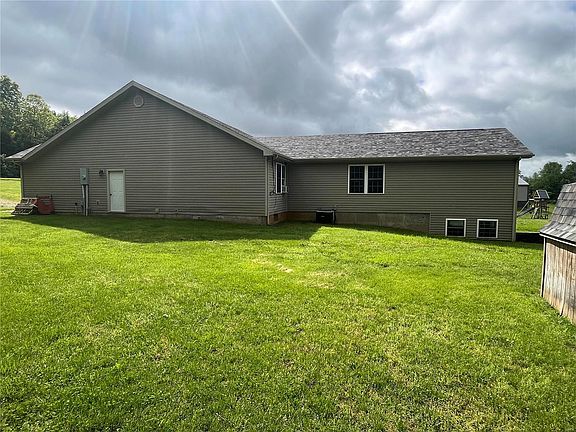 5th image of 1010 Weddle Rd