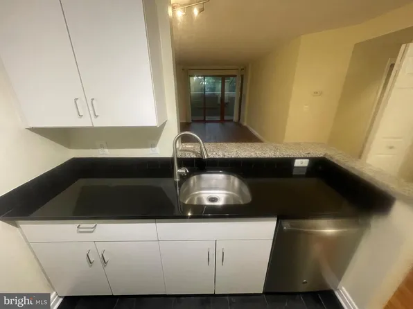 2301 N St NW APT 102, Washington, DC 20037