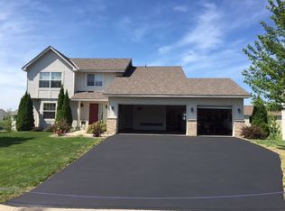 743 Brook Cir E, Montrose, MN 55363