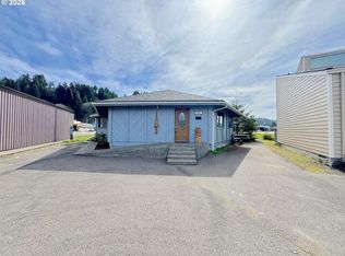 566 Greenwood Ave, Reedsport, OR