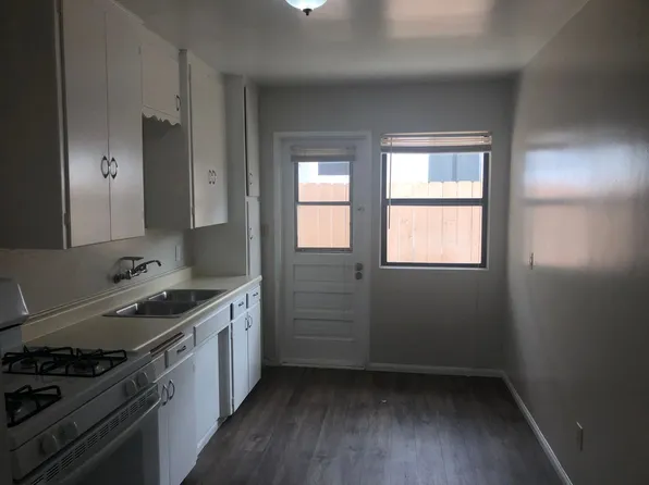 Lotus Street 1bedroom apartments, a few blocks to the beach, 5041 Lotus St #5043, San Diego, CA 92107