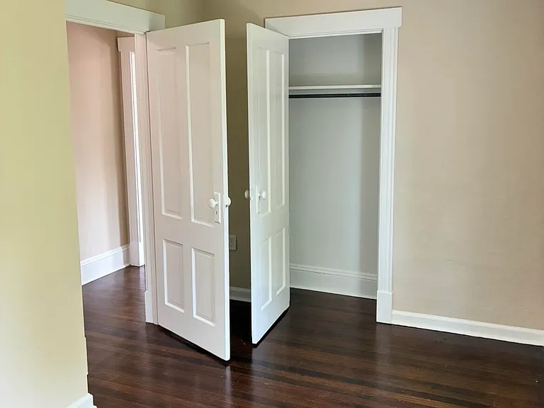 124 Wilson Ave — Photo 10