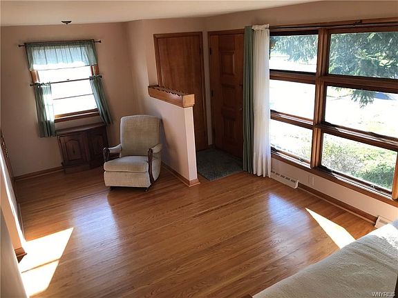 2nd image of 105 Medina St