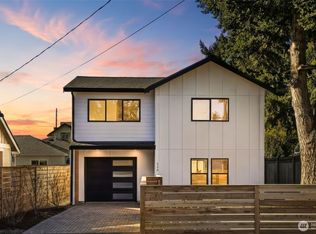 526 N 100th St, Seattle, WA 98133