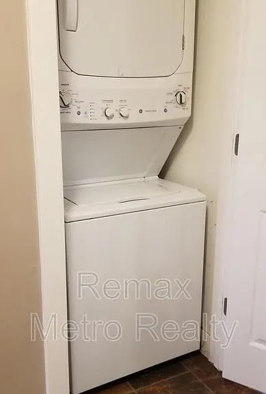 533 11th Ave E #1 — Photo 11