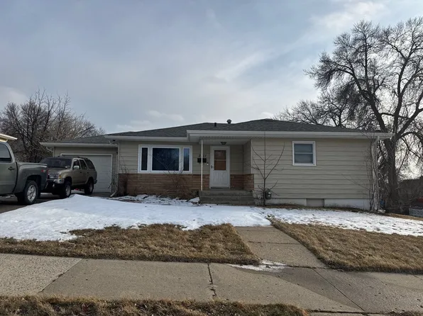 2111 E Ave E, Bismarck, ND 58501