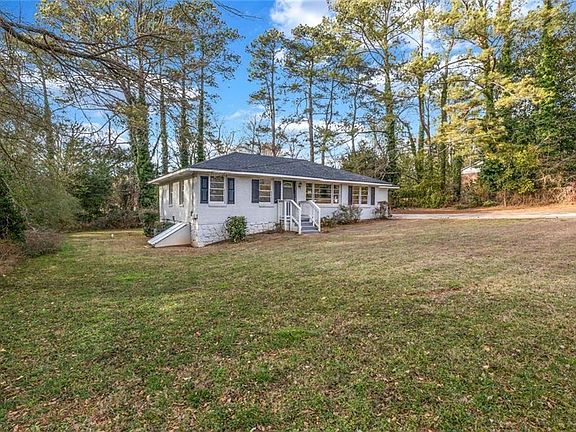 3rd image of 2406 Tilson Rd