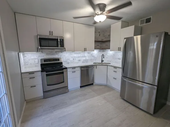 114 Scofield Ave, Johnson City, TX