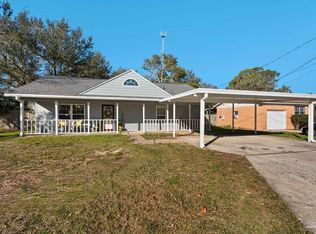 1355 Harvard Dr, Gulf Breeze, FL 32563