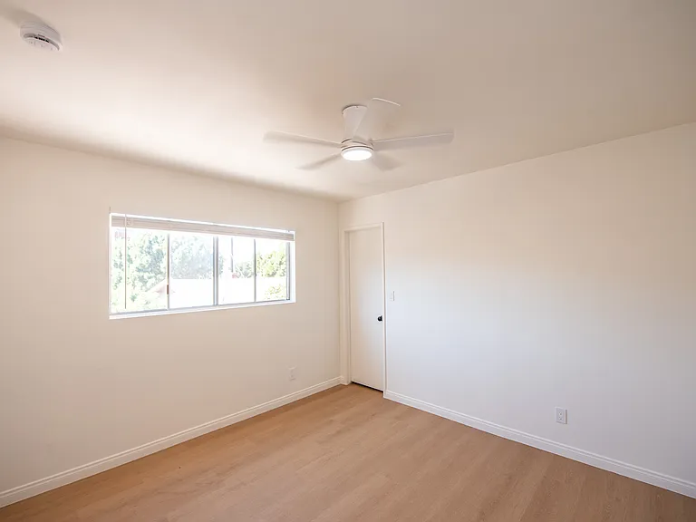 Valeria Apartments — Photo 43