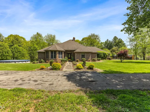 3 Chaucer Ct, Gray, TN 37615