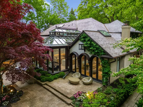 25 North Dr, Toronto, ON M9A 4R1
