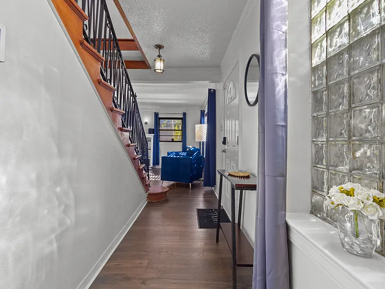 2321 Lawrence St — Photo 24