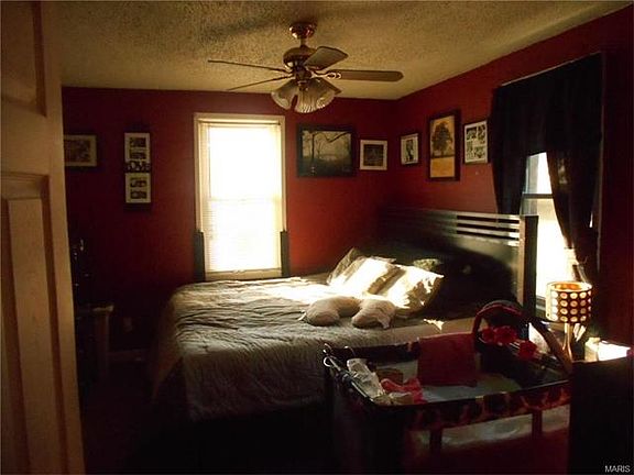 4th image of 2801 Benton St