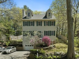 189 Oak St, Wakefield, MA 01880