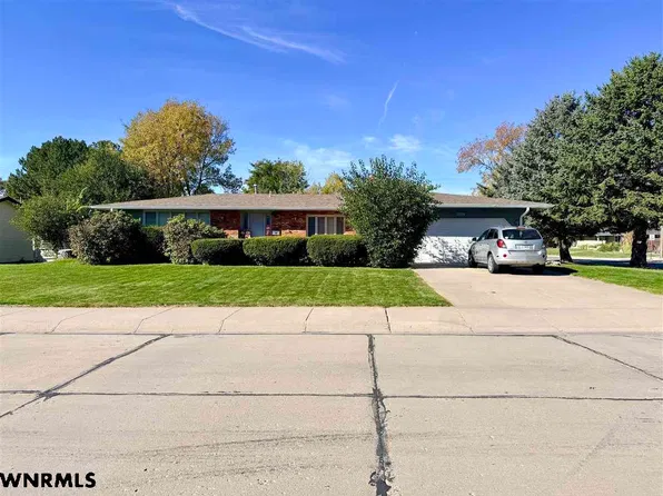3026 Primrose Dr, Scottsbluff, NE 69361