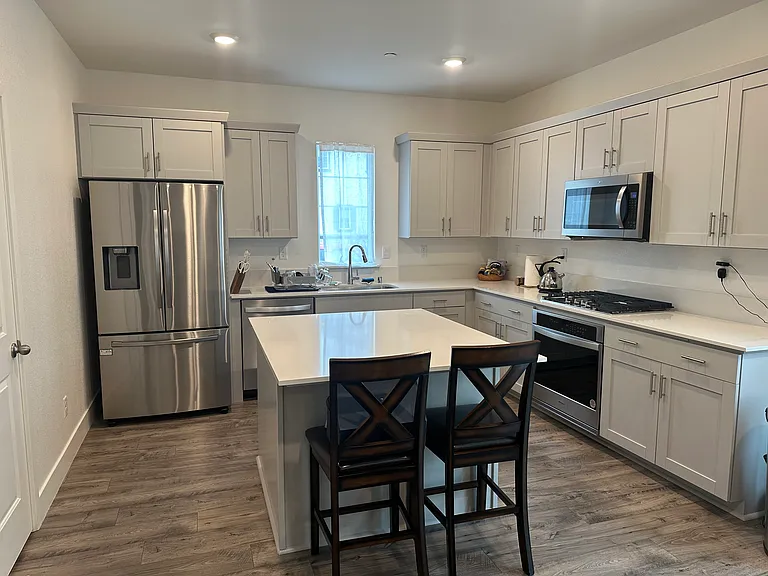 Kitchen - love the island