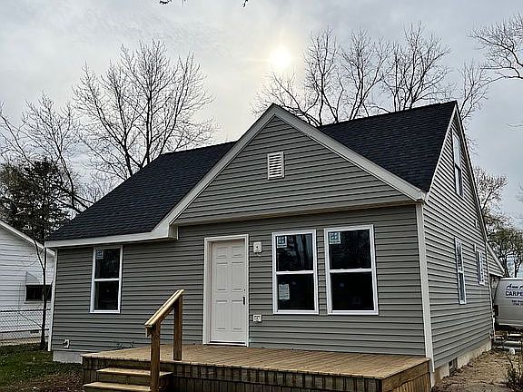 4th image of 1104 Parkwood Ave