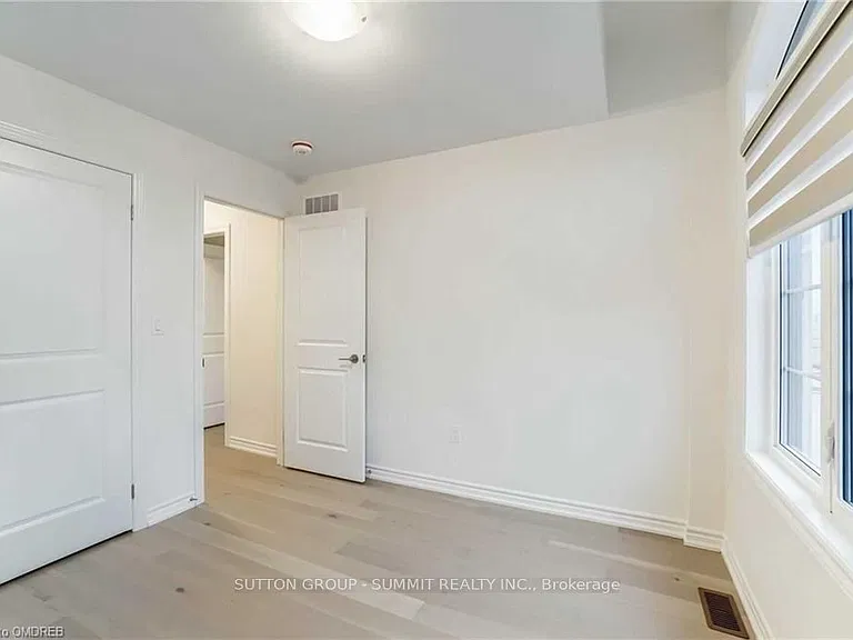 492 Bergamot Ave — Photo 21