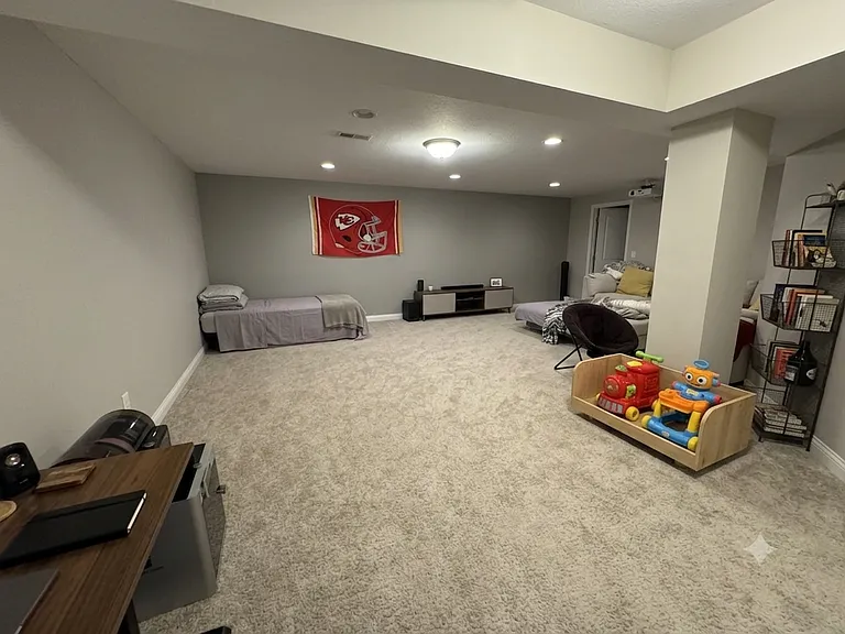 8833 Meadow Grass Ln — Photo 13