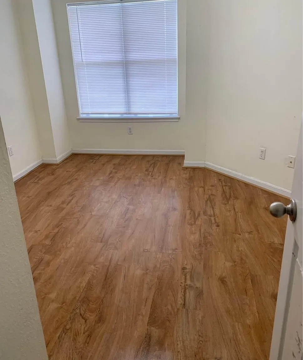 2 bed, 1170 sqft, $1,800 — Photo 2