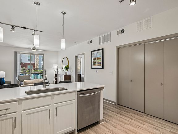 5th image of 1200 N Gateway Blvd #3321