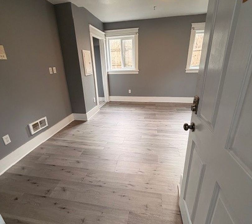 1st image of 1543 Exchange St APT 402