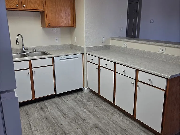 6553 McRae Ave #201 — Photo 13