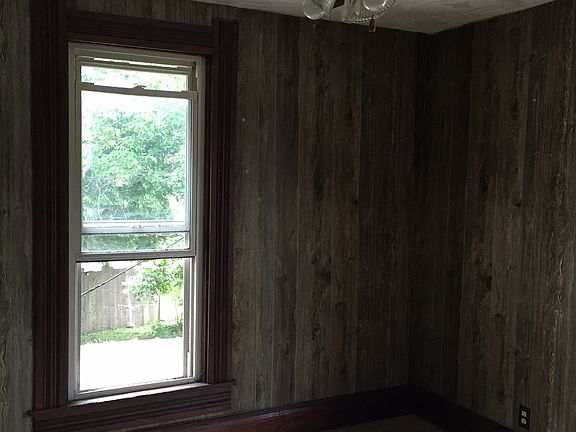 5th image of 313 S Mill St