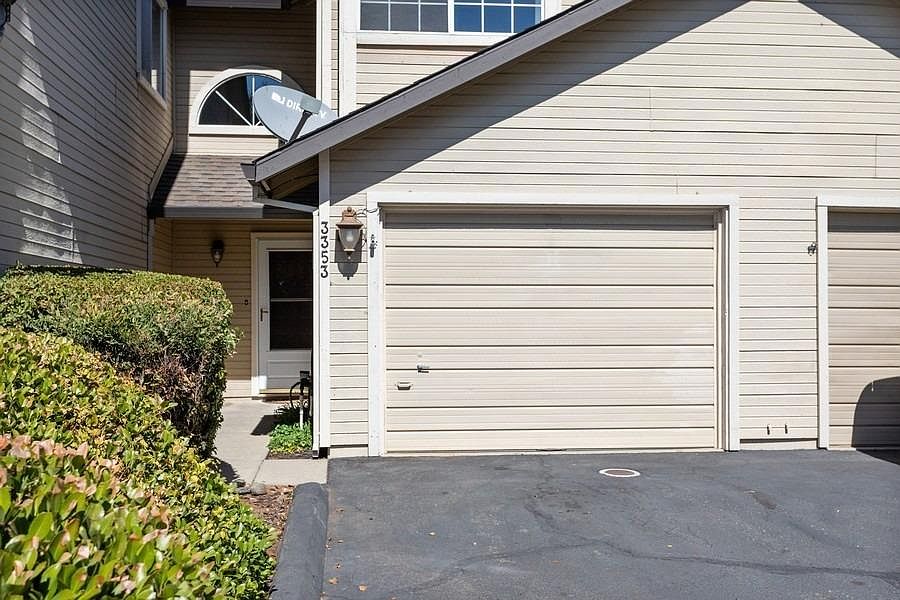 1st image of 3353 La Canada Dr