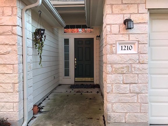 2nd image of 1210 Heritage Park Dr