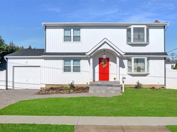 311 N Linden Street, Massapequa, NY 11758