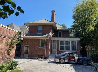 64 Walmer Rd #3, Toronto, ON M5R2X4