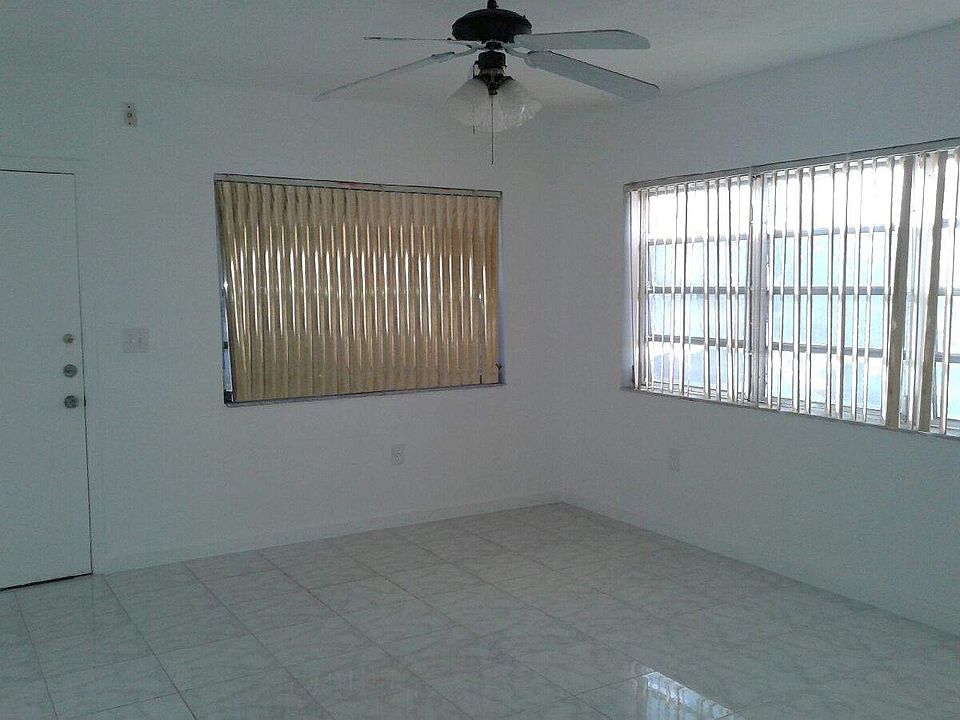 1st image of 122 NE 204th St