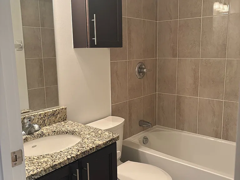 132 Daly Ave — Photo 7