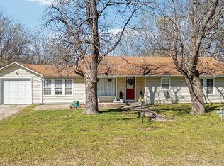 302 W 4th St, Skiatook, OK 74070