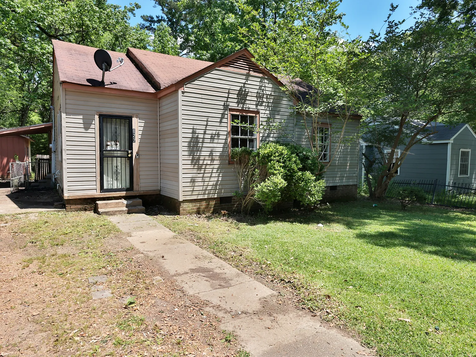 127 Barbara Ave - 1 — Photo 1