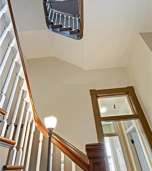117 W Charlton St — Photo 15